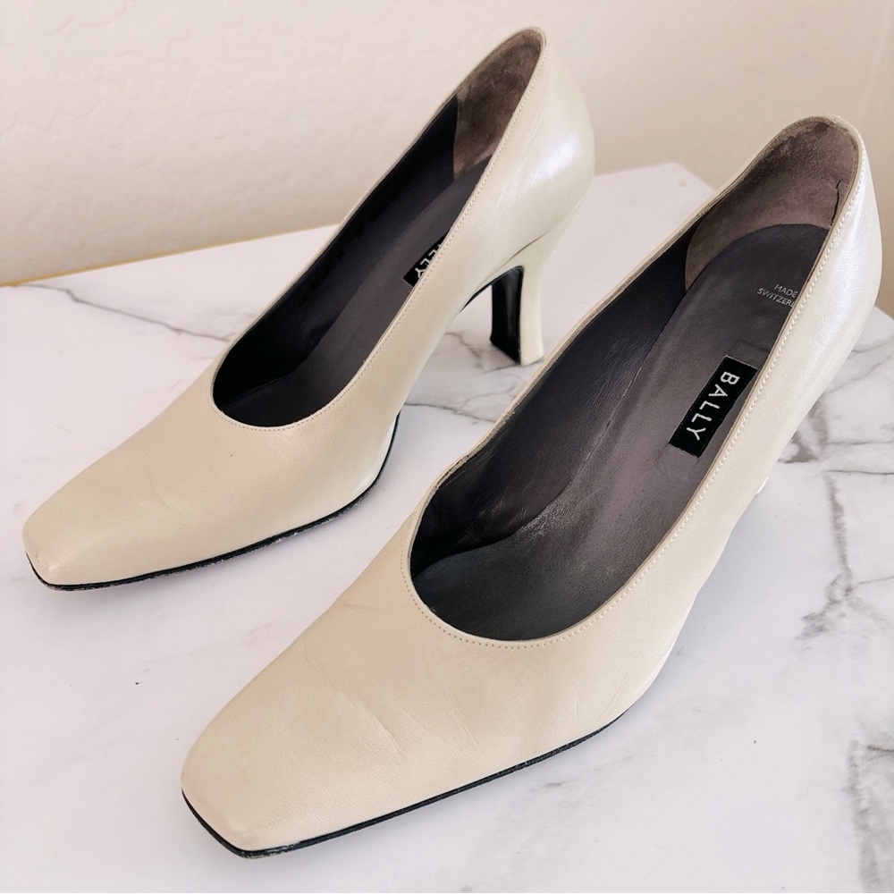 Bally Women's Cream Leather Heels Size 7.5 M US
